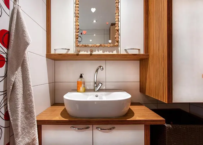 Michoart Ostanak kod kuće *