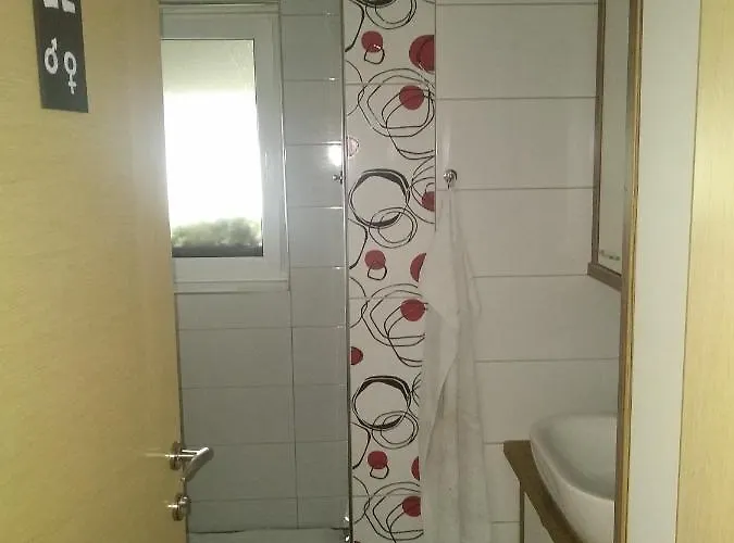 Michoart Ostanak kod kuće *